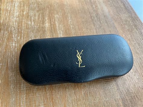 etui lunette yves saint laurent|lunette yves Saint Laurent.